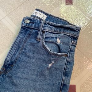 Abercrombie & Fitch The Skinny High Rise